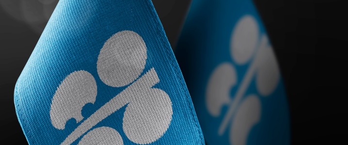 Vào ngày Chủ Nhật, liên minh OPEC+ đã đạt được thỏa thuận về việc tăng sản lượng dầu ở mức khiêm tốn cho tháng 6. Tuy nhiên, mức tăng này phần lớn sẽ chỉ tồn tại trên văn bản chừng nào cuộc căng thẳng tại Iran vẫn tiếp tục gây gián đoạn nguồn cung dầu từ vùng Vịnh qua eo biển Hormuz.