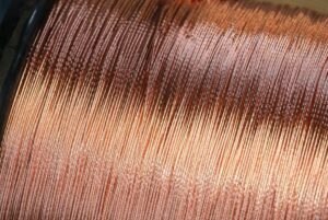Giá kim loại đồng tăng lên mức cao kỷ lục hơn 14.200 USD/tấn do lo ngại gián đoạn nguồn cung toàn cầu và chi phí luyện kim leo thang.